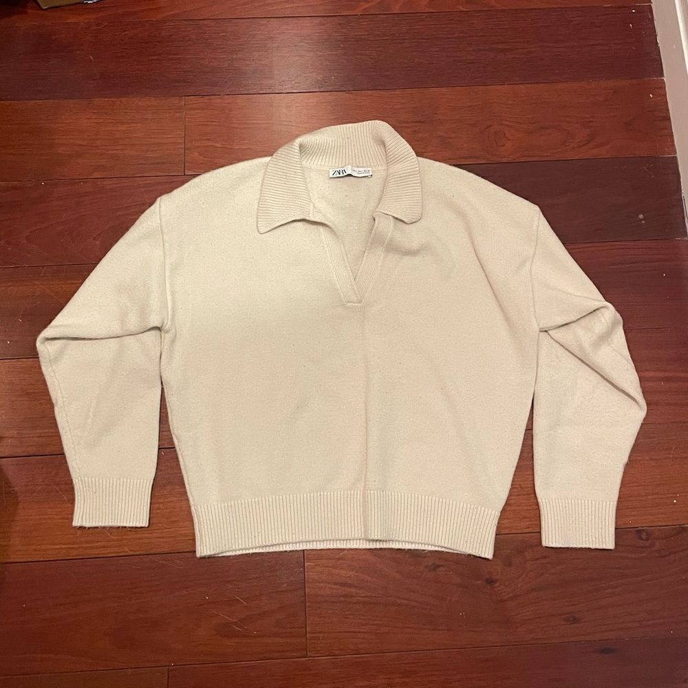 Ivory Zara sweater with collar